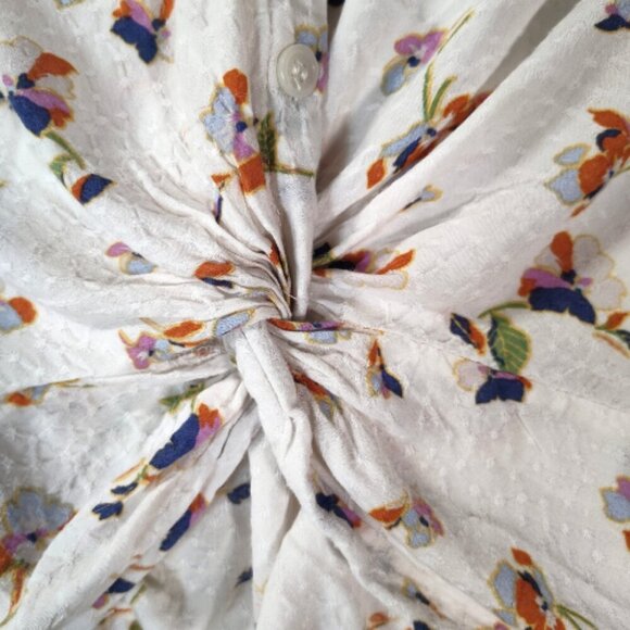 Copper Key Cropped Floral Shirt - Picture 2 of 5